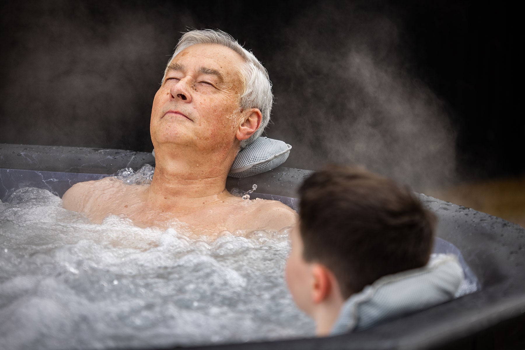 6 person round portable hot tub for winter