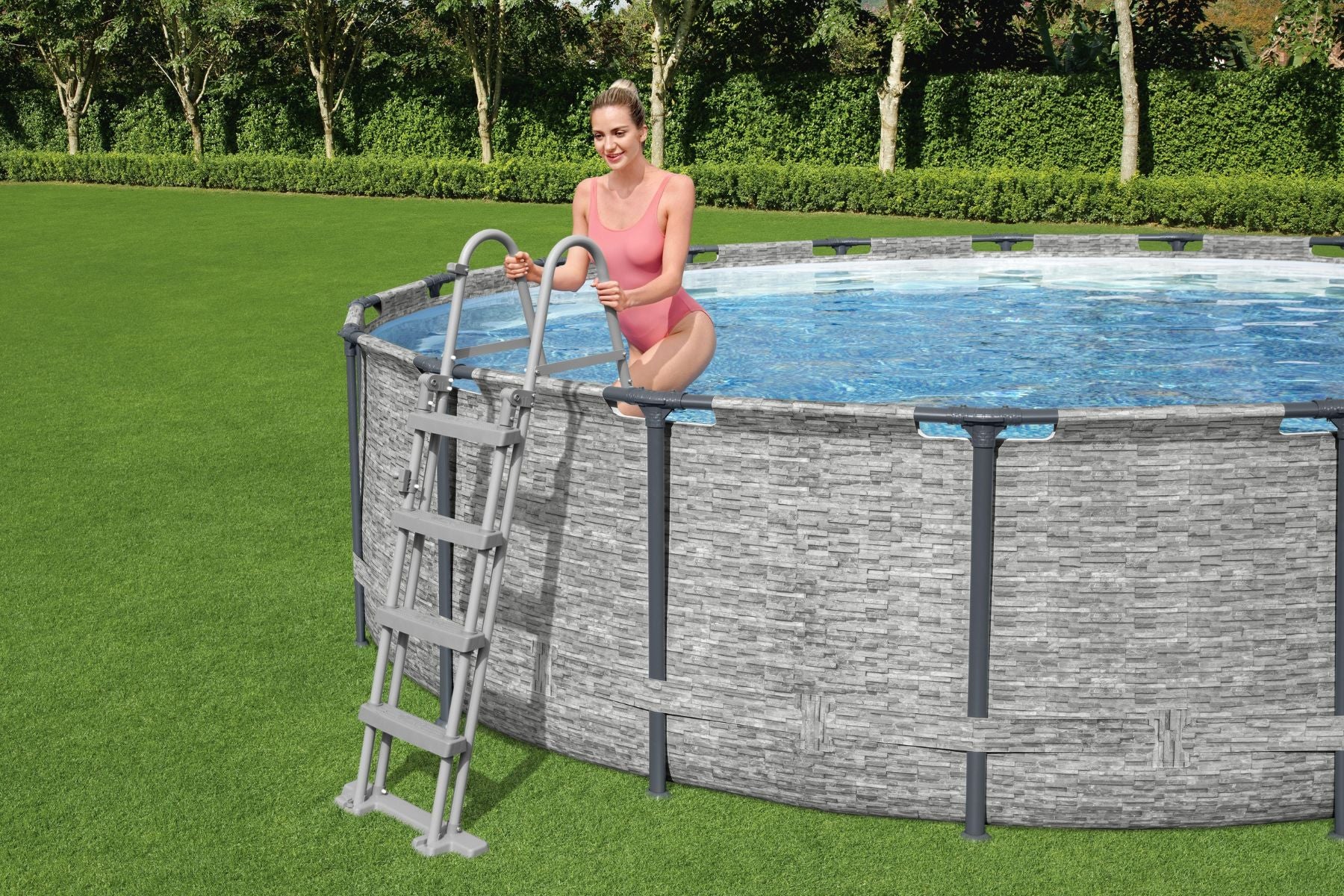 garden swimming pool