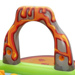 paddling pool with water sprayer