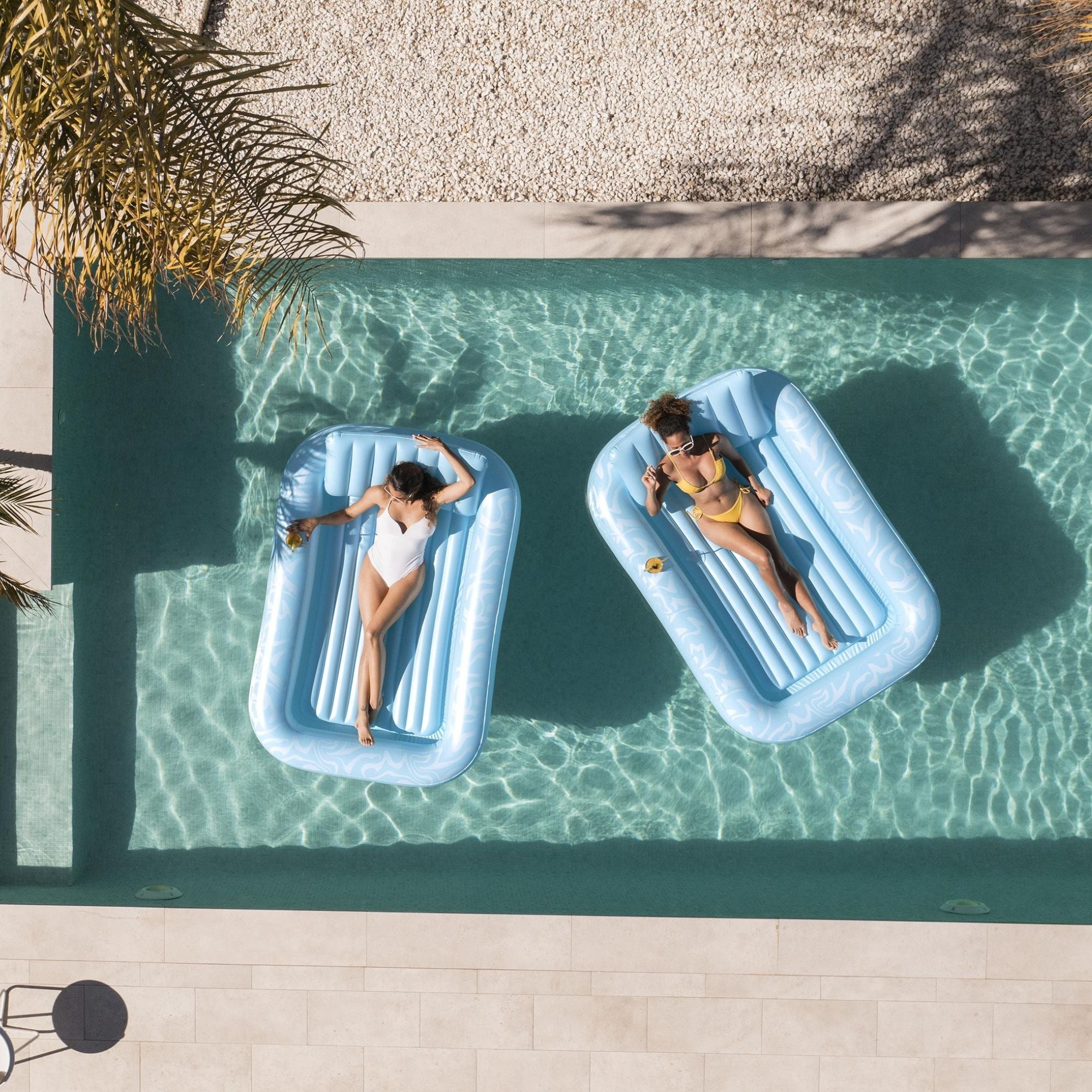 inflatable tanning lounge